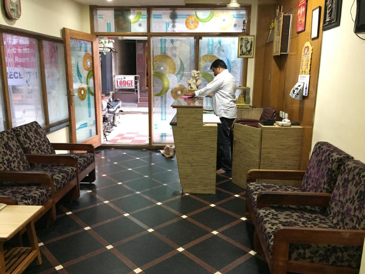 טירופאטי Hotel Suprabath Towers מראה חיצוני תמונה